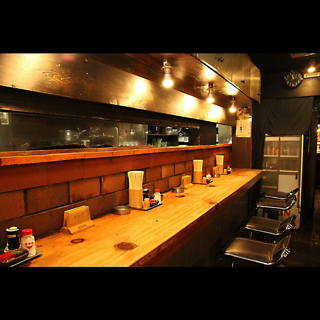 ゆったりとした雰囲気が落ち着ける空間。週に何度も通いたくなる六甲道・新在家エリアの隠れ家。