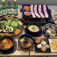 熱々の石鍋で食べる当店自慢のビビンバ☆種類豊富な韓国料理メニュー！！の写真