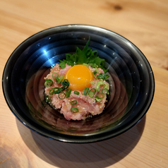 ねぎとろ塩だれユッケ