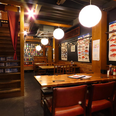 【1F】人数に合わせて最適なお席にご案内します。会社の部署飲み会や、少人数のグループでの各種宴会にご利用いただけます。