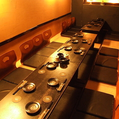 3～20名様でご利用いただけます。ゆっくりくつろげる掘りごたつ席でお食事を楽しめるので、ご友人とのお集まりや同僚とのご宴会などにおすすめです。13名様以上で座敷の貸し切りも可能です。