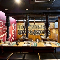 タイル張りが映える上質で落ち着いた焼肉空間