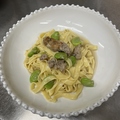 料理メニュー写真&nbsp;そら豆とサルシッチャのフェットチーネ