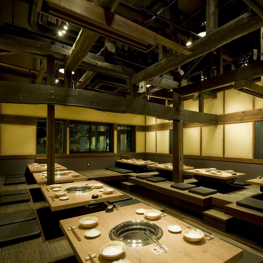 【2階】情緒溢れる掘りごたつ半個室席。貸切は３０人～４５名でＯＫ！サプライズ等も応相談★