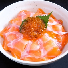 【鮮度抜群!】いくらとサーモンの親子丼