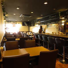 賑やかな雰囲気の中、仲間たちと素敵な時間を過ごせる場所です！会社のイベントや打ち上げにぴったりなスペースをご用意しております。貸切可能人数は20名様～30名様までお受けできるため、思い出に残るパーティーを実現可能です。結婚式の二次会や歓迎会など、様々なシーンでの利用が可能です。ぜひ当店をご利用ください♪