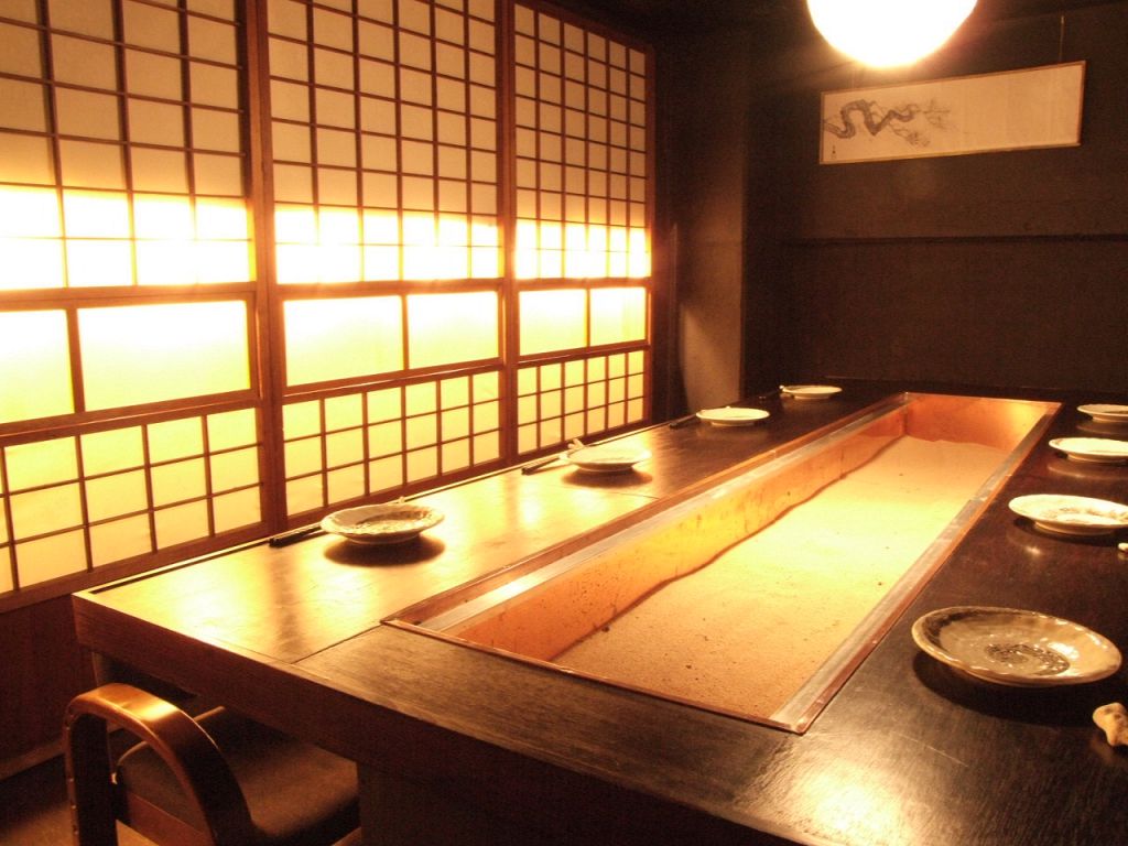 【　個室　】かなりの人気！早めのご予約をおススメ！！雰囲気◎8名様でテーブル個室