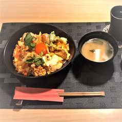 親子丼（龍のたまご、みそ汁付き）