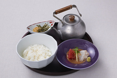 鯛と鮪の胡麻ダレだし茶漬け