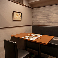 落ち着いた雰囲気の店内で、優雅で大人なひとときを