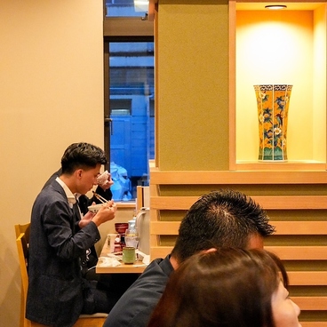 炭火鰻と特選和牛ふじさん 半田口店の雰囲気1