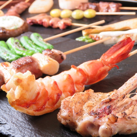 和食と創作の串が楽しめるお店です。日本酒、ワイン、焼酎、お料理に合う品々、、