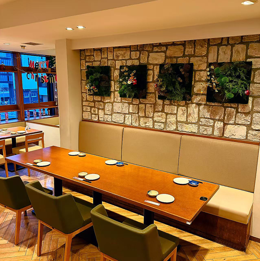 宴会や会食にも対応可能なゆったり空間