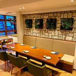 宴会や会食にも対応可能なゆったり空間