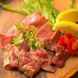 『種類豊富な肉メニュー』厚切り牛タンのレアステーキ