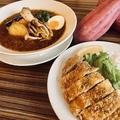 料理メニュー写真 【10月限定】ミルフィーユカツと秋野菜のスープカレー