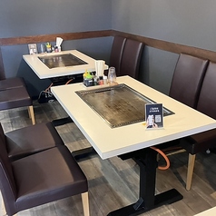 4名様席を2つ連結することも可能!中人数でのお食事会や宴会にもピッタリ♪