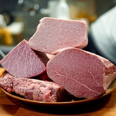 正肉メインおまかせコースに極上ヒレ肉が付いてボリュームアップ！お腹一杯になる「極上ヒレと精肉」コースの写真