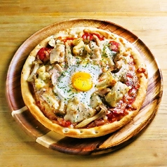 鶏ときのこのビスマルクピザ