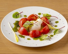 おいしい村のトマトサラダ