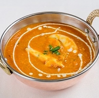 本格スパイスが香る濃厚で贅沢なカレー