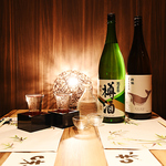 料理長が愛情込めた各種天ぷらを厳選したワインや全国から集めた日本酒と一緒にお楽しみ下さい。