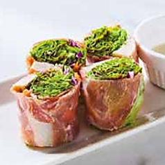 生ハムとチキンの生春巻き/サーモンの生春巻き　各