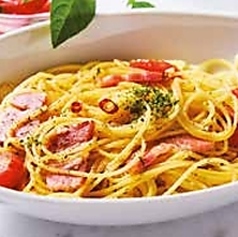 燻製ベーコンとフレッシュトマトのペペロンチーノ (オイル)/エビとベーコンのジュノベーゼ (オイル)