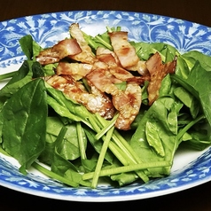 ベーコンとほうれん草のサラダ