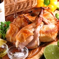 料理メニュー写真 国産丸鶏のスモークチキン