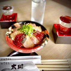 海鮮ユッケ丼/釜揚げしらす丼