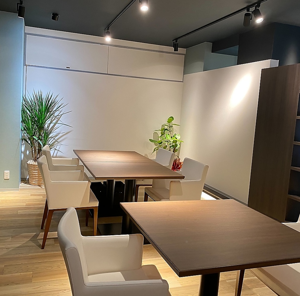 【ご家族や接待でもご利用◎】テーブル席ご用意しております。