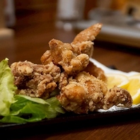 香ばしさ際立つ名物の自家製唐揚げ