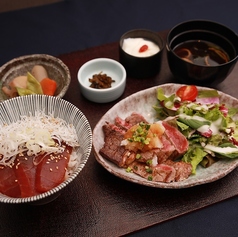 天然南まぐろの二色丼と牛ステーキ御膳