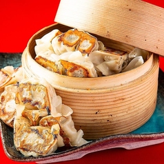 当店名物！ボリューム満点『こぼれ餃子』！