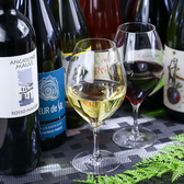 お料理に合ったワインや季節ごとのワイン等、豊富に揃えてます。お客様のお好みに合わせてお選び致します。