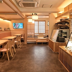 貸切の際は、お電話にてご相談を承っております。お客様の特別な日や宴会など、用途に合わせて店内を貸切でご利用いただけますので、お気軽にご相談ください。