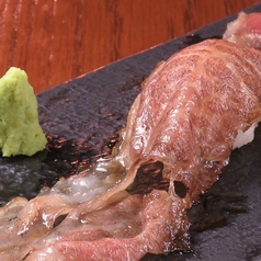 黒毛和牛炙り肉寿司