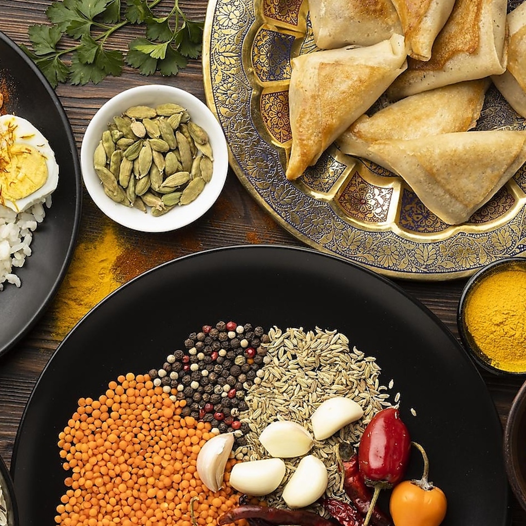 インド・ネパールの伝統を感じさせる料理の数々。