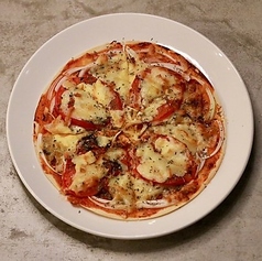 フレッシュトマトとチーズのピザ