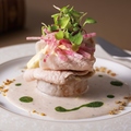 料理メニュー写真&nbsp;＜シェフ渾身のひと皿＞豚ロースのポッシェと大根のポルチーニクリーム ソースベアルネーズ