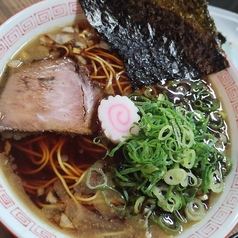 店主拘りの小田原系ラーメンから豊富なおつまみ