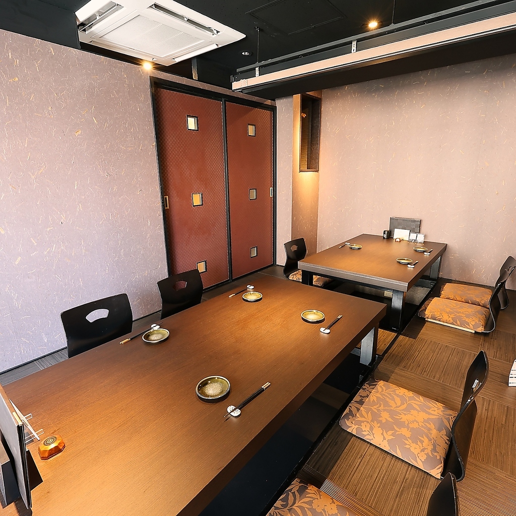 【18名様まで貸切OK】周囲を気にせず過ごせる落ち着いた空間で、プライベートなご宴会を実現できます