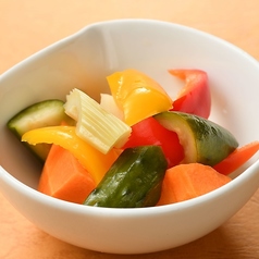 【ディナー限定】契約農家の新鮮野菜を使用した自家製ピクルス