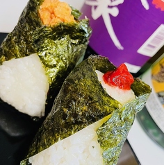 おにぎり二個(鮭・梅)