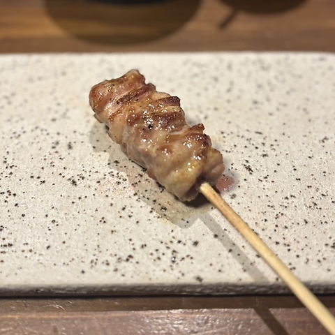 伊達鶏、信玄鶏を中心に上物備長炭で焼き上げる新鮮野菜と本格焼鳥