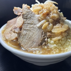 仕込みからこだわる二郎系ラーメン！