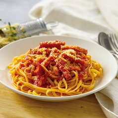 たっぷりにんにくとトマトソースパスタ