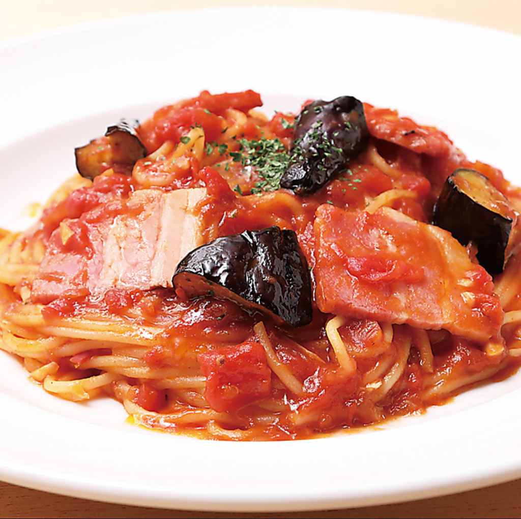 旨みたっぷり絶品◎トマトソースの定番！モルトの自信作！モルトの王道ぶつ切りナスと厚切りベーコン