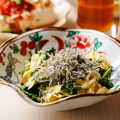 春菊とキャベツの縮緬雑魚和え